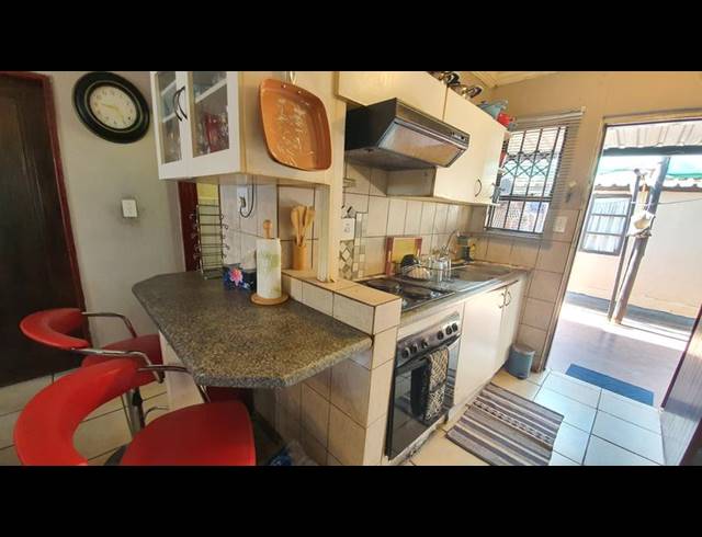 2 BEDROOM HOUSE FOR SALE IN KARENPARK